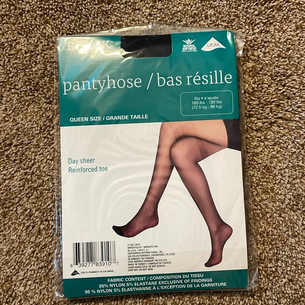 Black pantyhose queen size